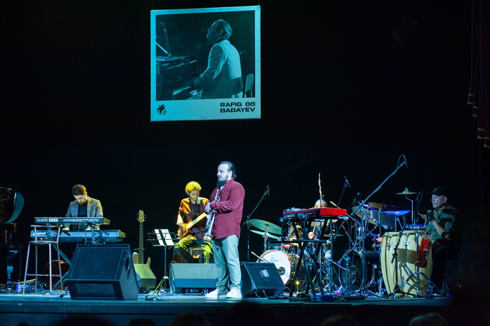 В Баку прошел звездный концерт в память о Рафиге Бабаеве (ФОТО)