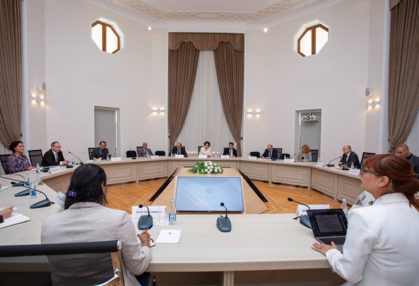 Парвиз Шахбазов и Евгений Жуков обсудили взаимодействие Баку и АБР по "зеленым" инициативам