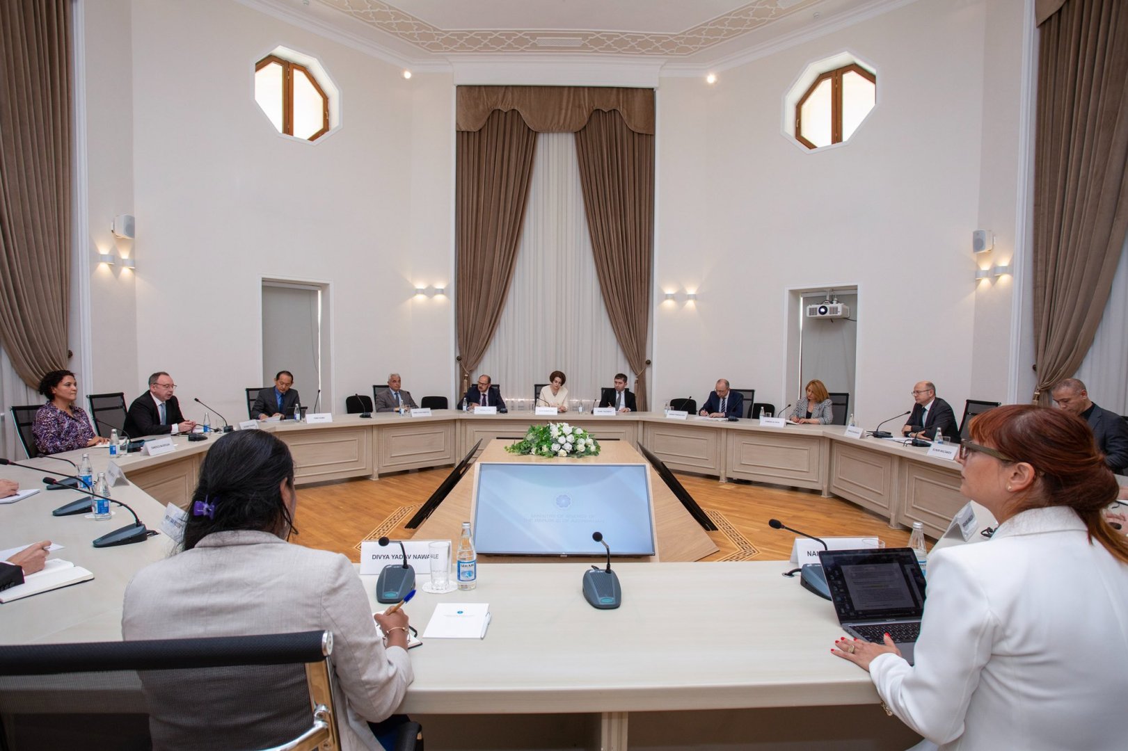 Парвиз Шахбазов и Евгений Жуков обсудили взаимодействие Баку и АБР по "зеленым" инициативам