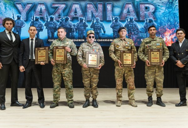 В Баку прошел вечер "Творящие историю" и представлены фильмы в честь  славных Апрельских боев (ФОТО)