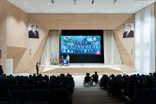 В Баку прошел вечер "Творящие историю" и представлены фильмы в честь  славных Апрельских боев (ФОТО)