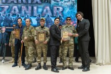 В Баку прошел вечер "Творящие историю" и представлены фильмы в честь  славных Апрельских боев (ФОТО)