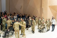 В Баку прошел вечер "Творящие историю" и представлены фильмы в честь  славных Апрельских боев (ФОТО)