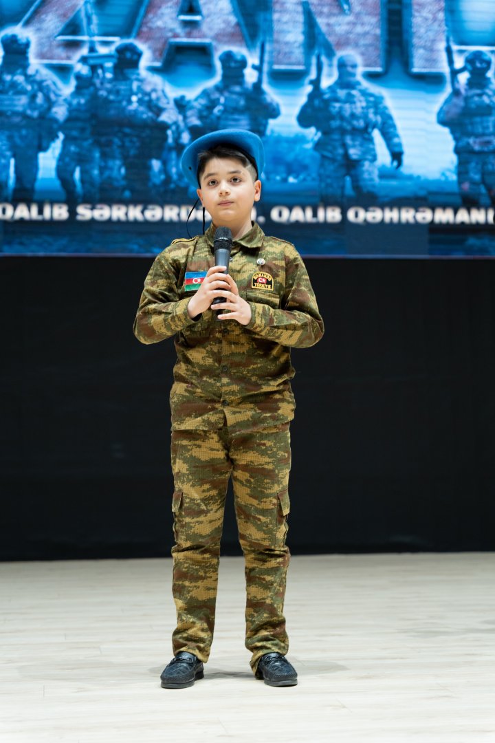 В Баку прошел вечер "Творящие историю" и представлены фильмы в честь  славных Апрельских боев (ФОТО)