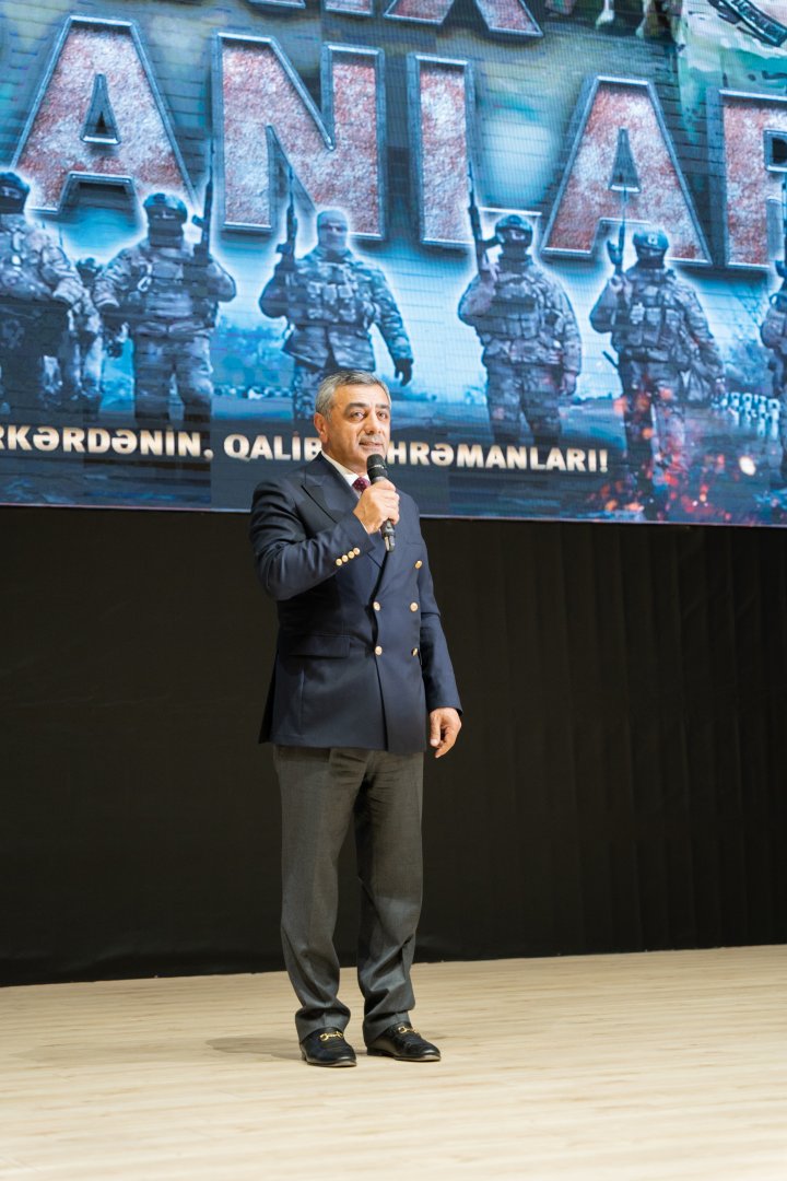 В Баку прошел вечер "Творящие историю" и представлены фильмы в честь  славных Апрельских боев (ФОТО)