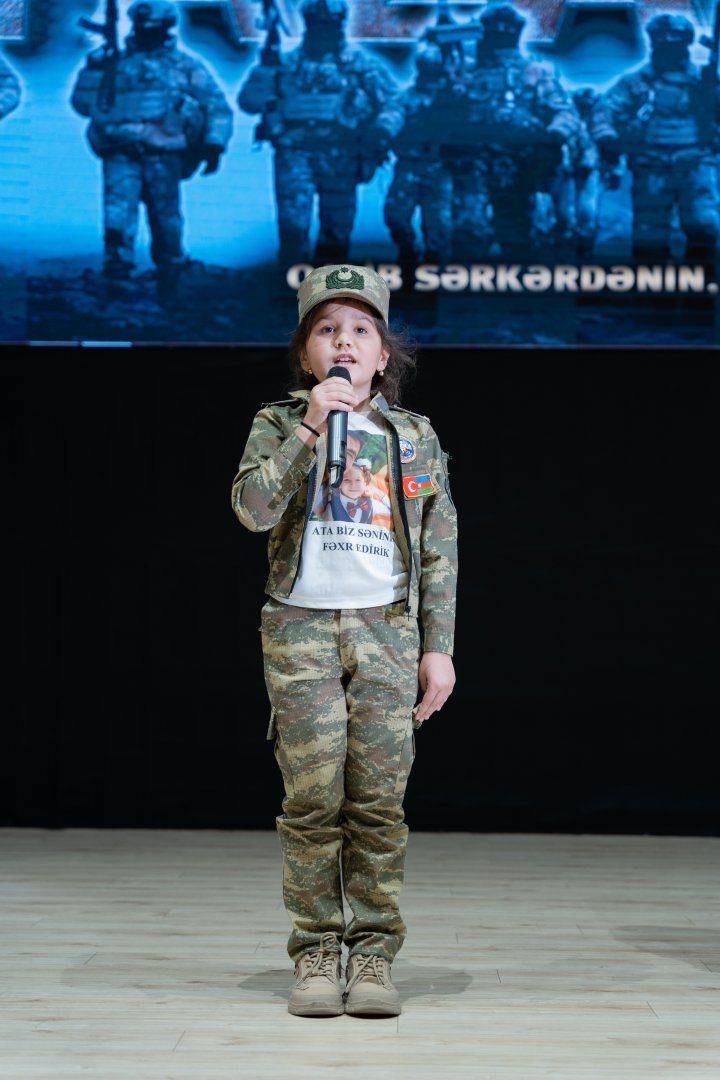 В Баку прошел вечер "Творящие историю" и представлены фильмы в честь  славных Апрельских боев (ФОТО)