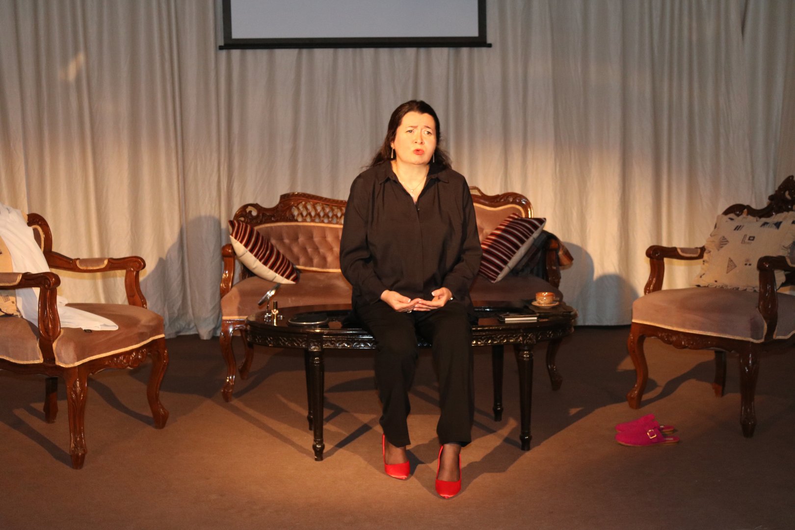 Не хотела бы быть на их месте… - интервью с Лалой Ахундовой, кандидатом политических наук, которая ушла в режиссуру (ФОТО)