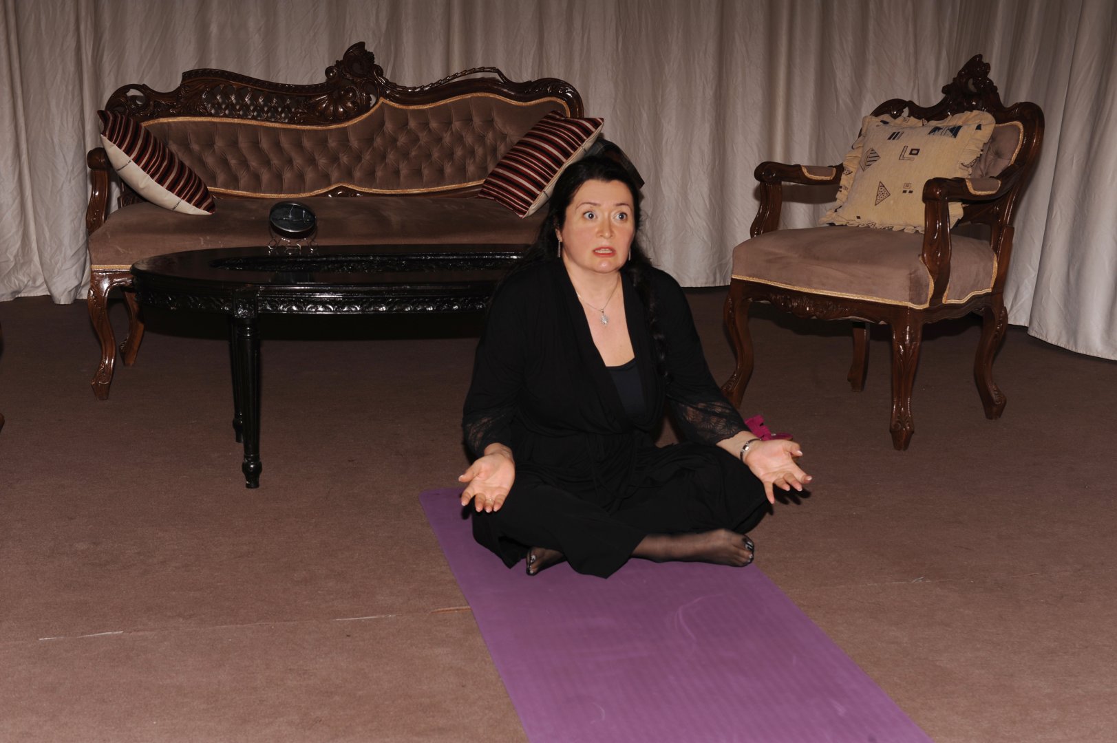 Не хотела бы быть на их месте… - интервью с Лалой Ахундовой, кандидатом политических наук, которая ушла в режиссуру (ФОТО)