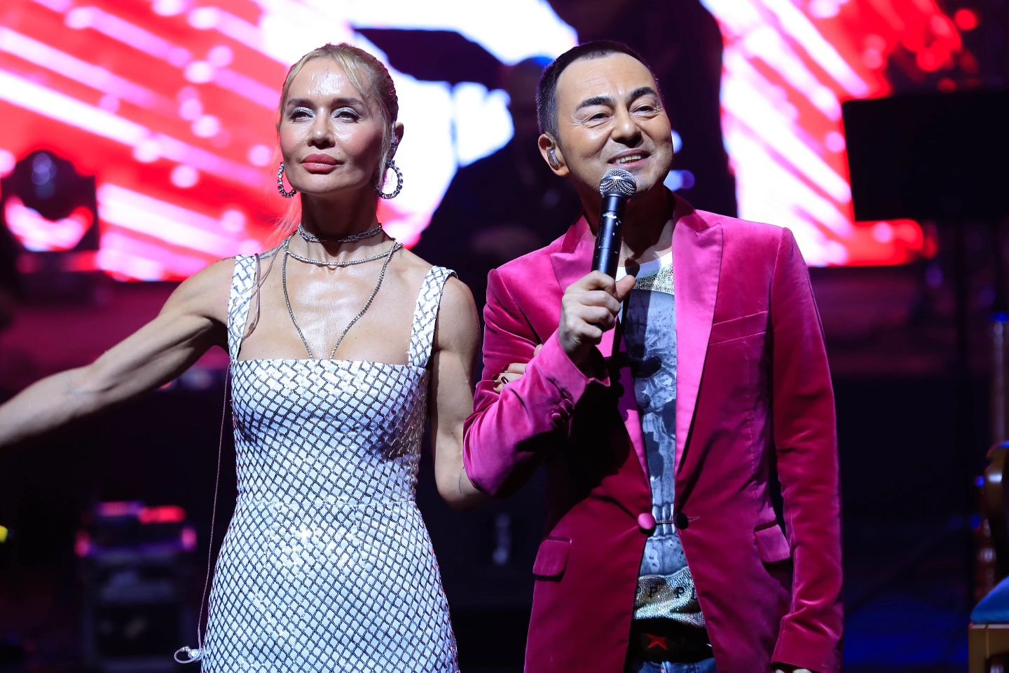 В Баку состоялся концерт звезды турецкой эстрады Сердара Ортача (ФОТО)