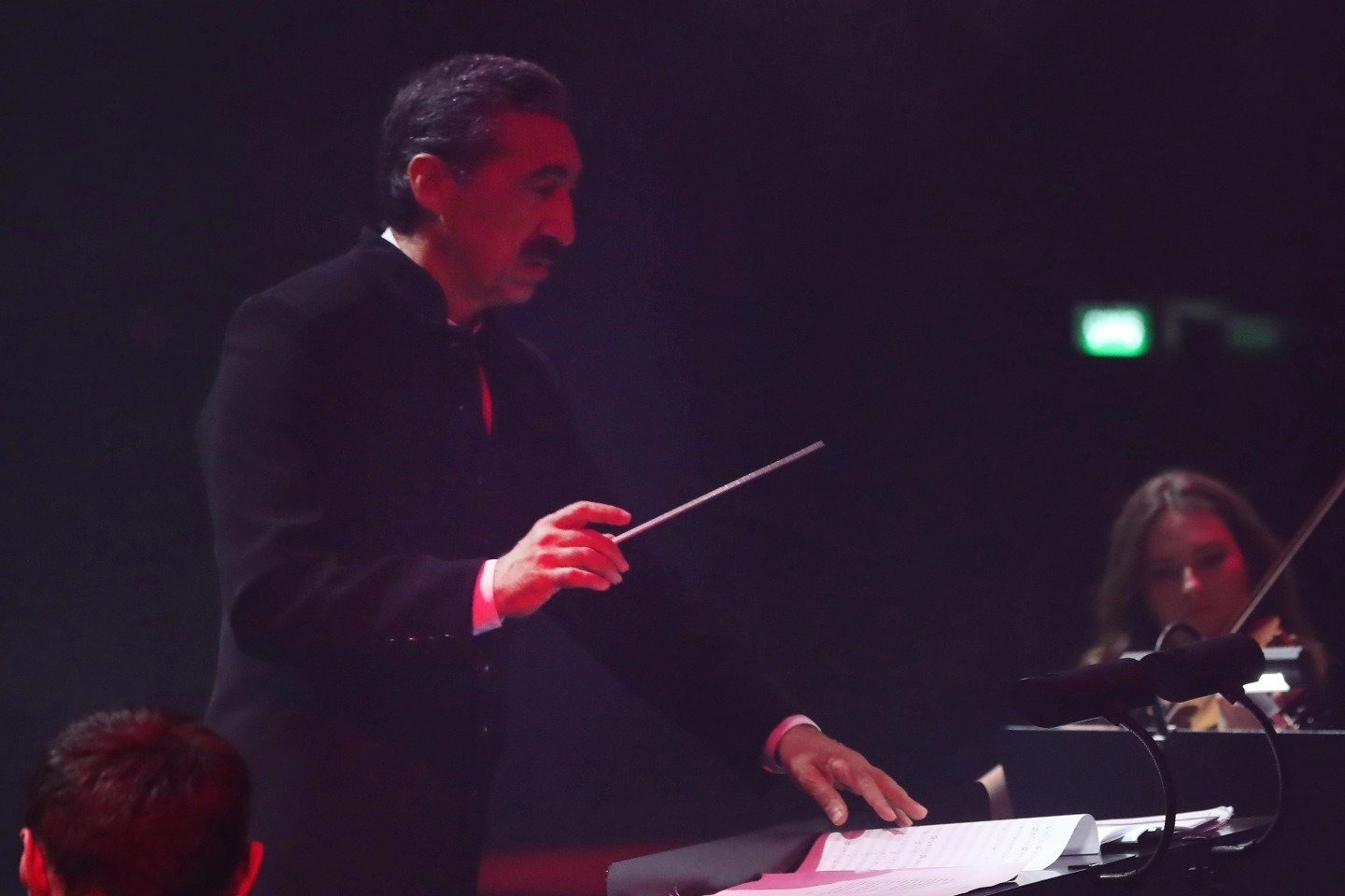 Во Дворце Гейдара Алиева в Баку представили концерт "Гении"  (ФОТО)