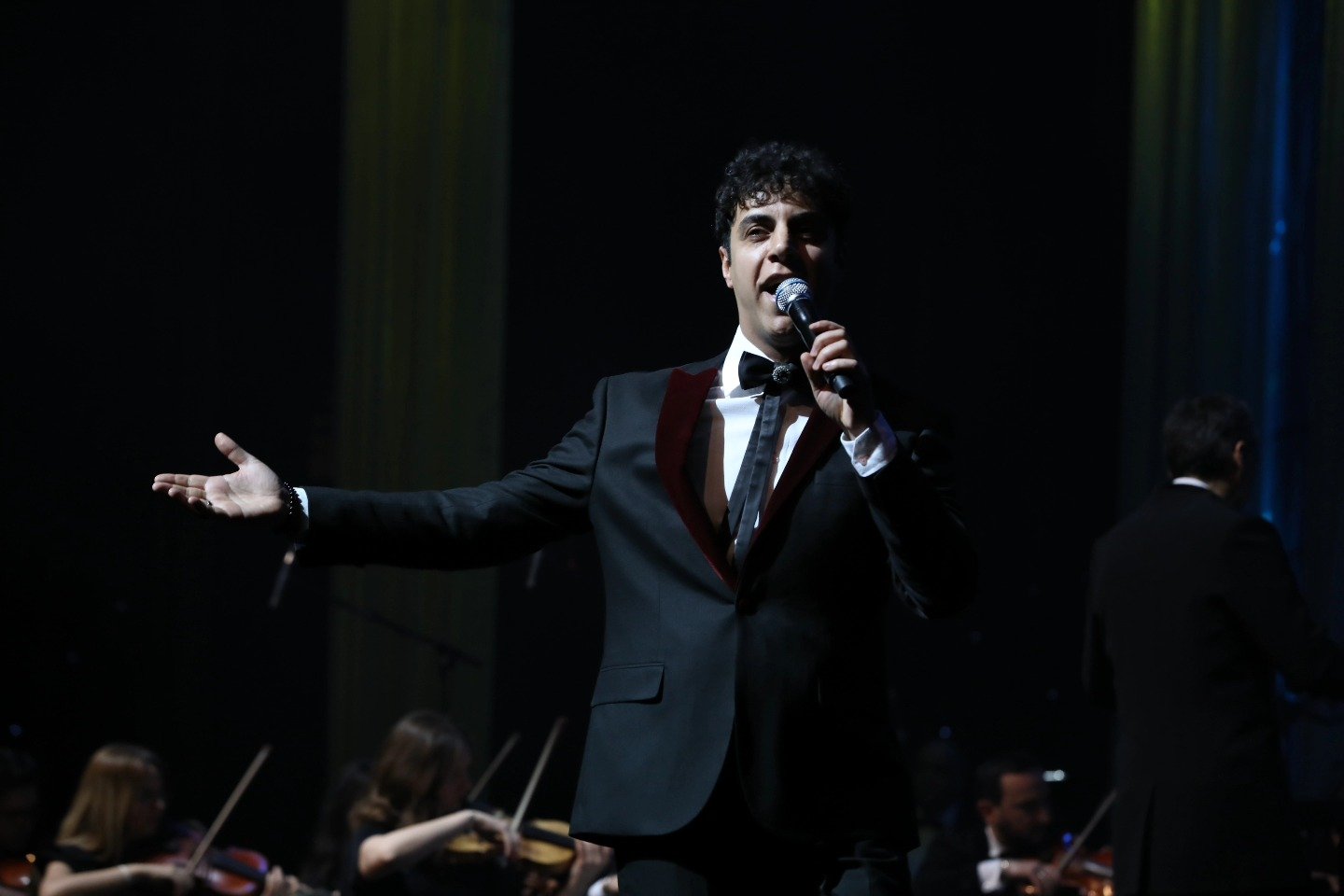 Во Дворце Гейдара Алиева в Баку представили концерт "Гении"  (ФОТО)