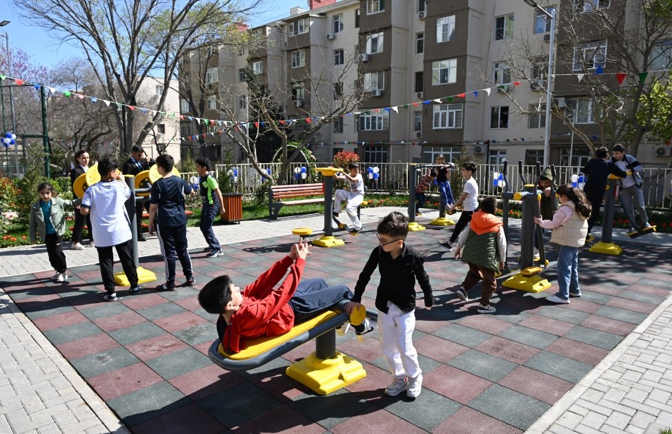 В Баку с участием вице-президента Фонда Гейдара Алиева Лейлы Алиевой в распоряжение жителей переданы очередные благоустроенные дворы (ФОТО)