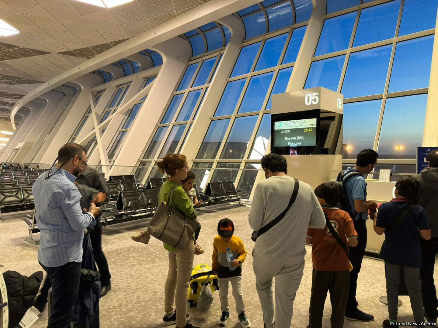AZAL совершил первый рейс по маршруту Баку-Карачи (ФОТО)