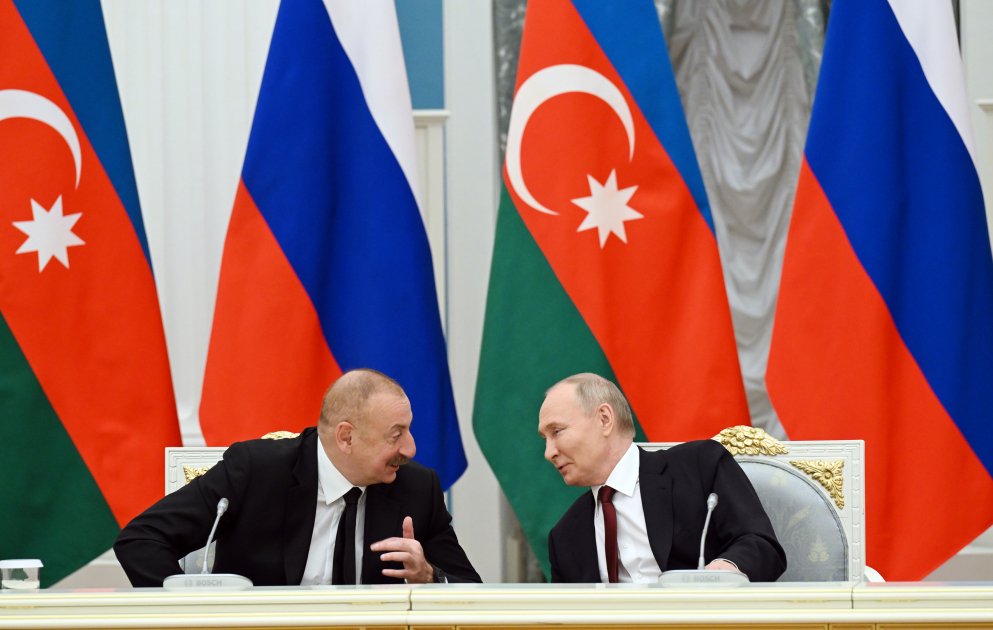 Состоялась совместная встреча президентов Азербайджана и России с ветеранами и работниками железнодорожной отрасли по случаю 50-летия Байкало-Амурской магистрали (ФОТО/ВИДЕО)