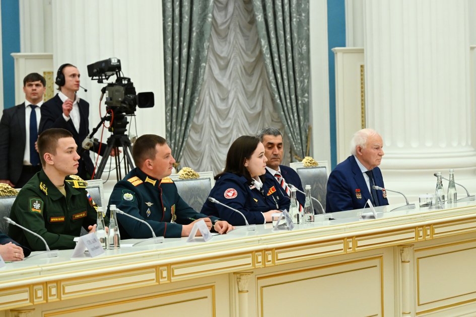Состоялась совместная встреча президентов Азербайджана и России с ветеранами и работниками железнодорожной отрасли по случаю 50-летия Байкало-Амурской магистрали (ФОТО/ВИДЕО)