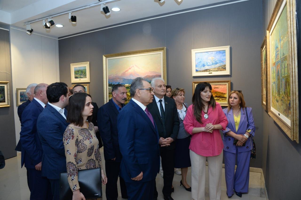 Древняя архитектура Азербайджана через "вкусные" цветовые гаммы (ФОТО)