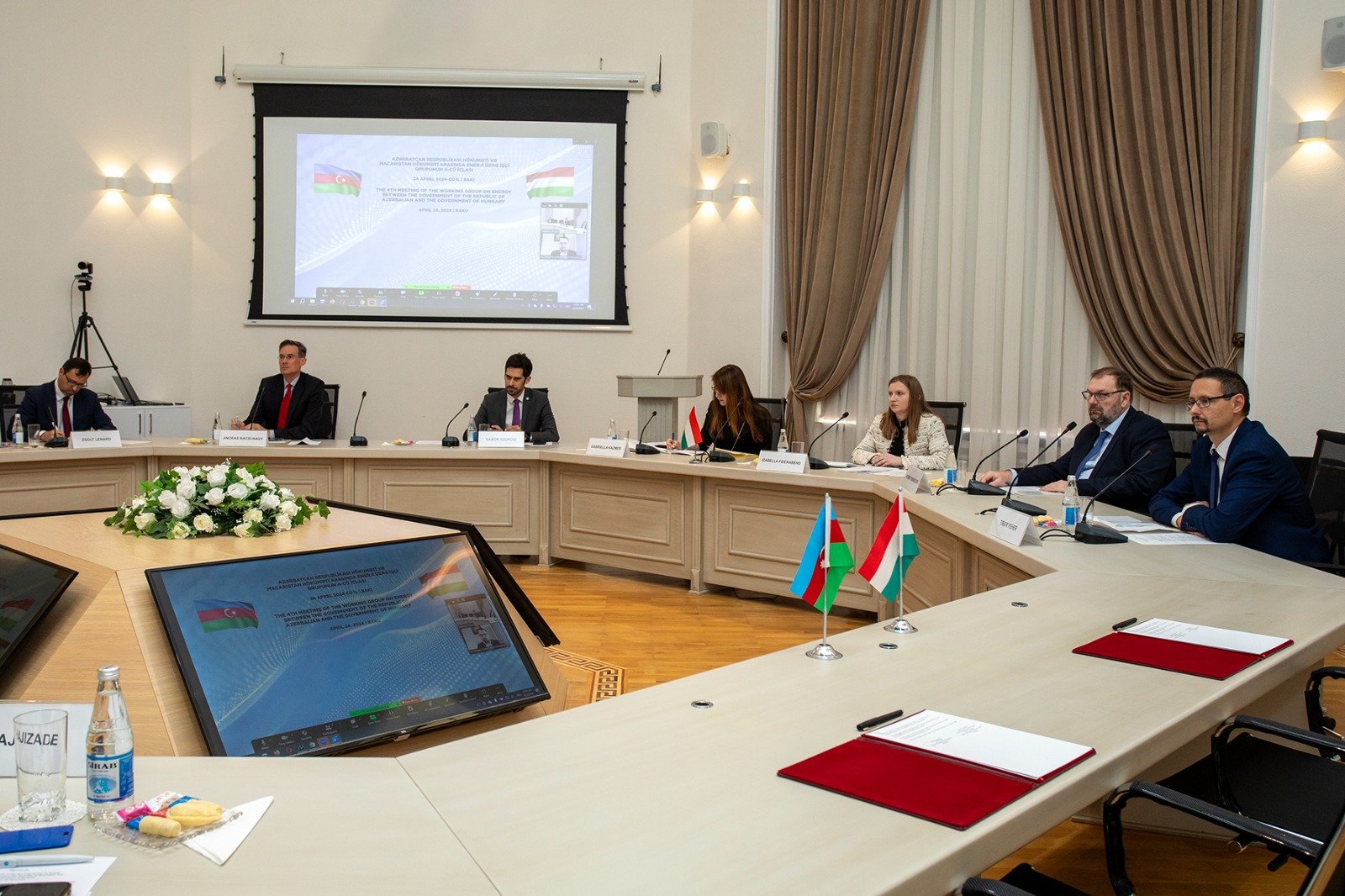 Названы главные темы прошедшего в Баку заседания рабочей группы Азербайджана и Венгрии по энергетике (ФОТО)