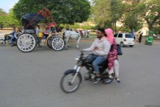 Путешествие из Баку в Карачи – любуйтесь деньгами, расписные автобусы, достопримечательности (ФОТО, часть 1)