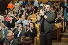 Игра в четыре руки… Перформанс  Нармин Искендеровой и Сабины Мустафаевой (ВИДЕО, ФОТО)