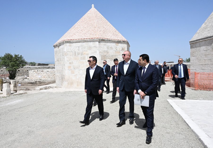 Президент Ильхам Алиев и Президент Садыр Жапаров ознакомились с работами, проводимыми во дворце Панахали хана и комплексе Имарет в Агдаме (ФОТО)