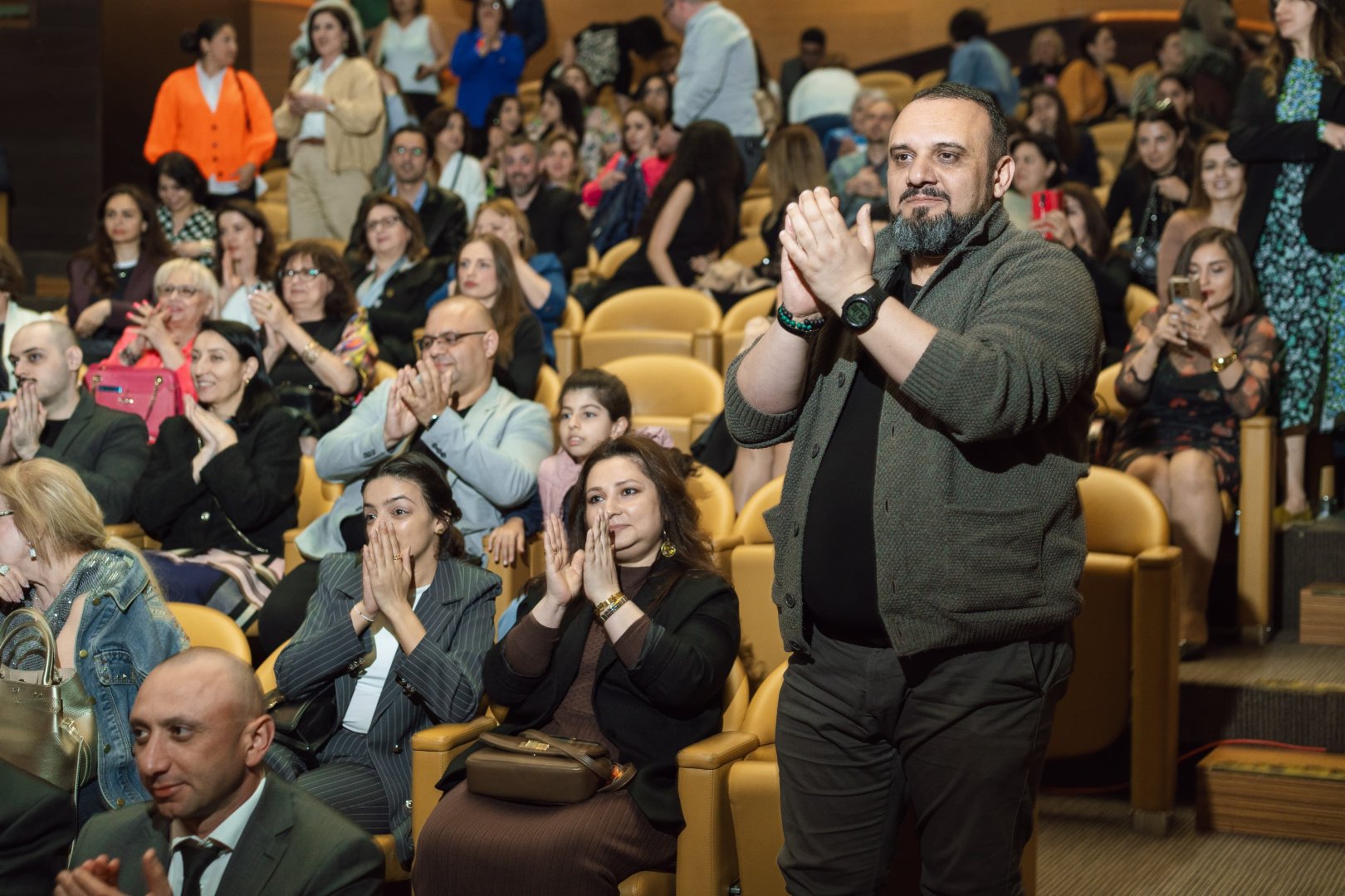 Игра в четыре руки… Перформанс  Нармин Искендеровой и Сабины Мустафаевой (ВИДЕО, ФОТО)