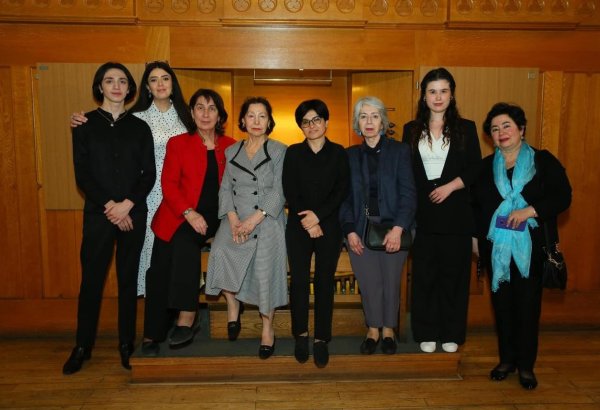 Время словно замирало... Волшебные звуки органа в Баку (ФОТО)