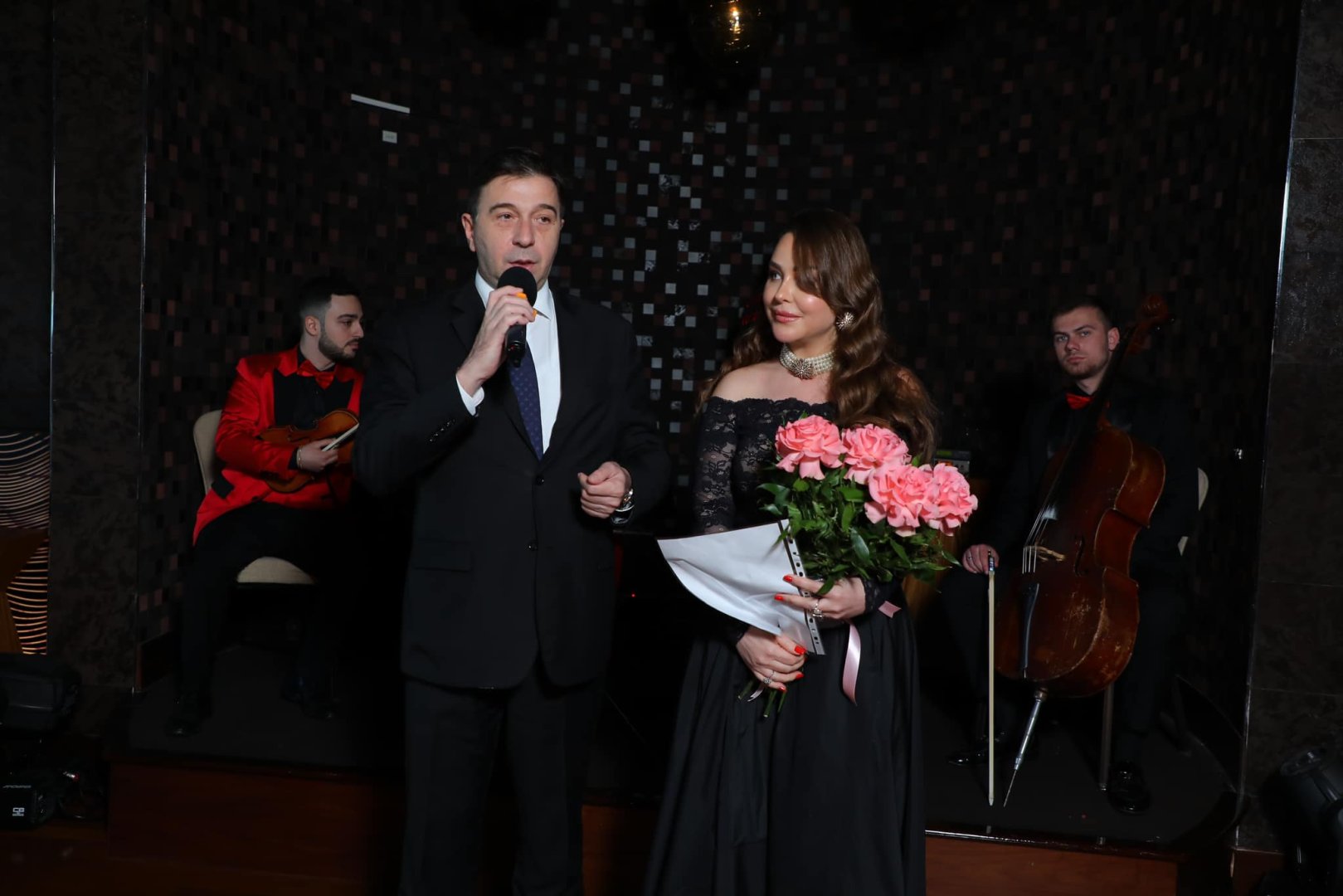 Мелодии огня Милены Набиевой –  красочный и теплый вечер с друзьями (ФОТО)