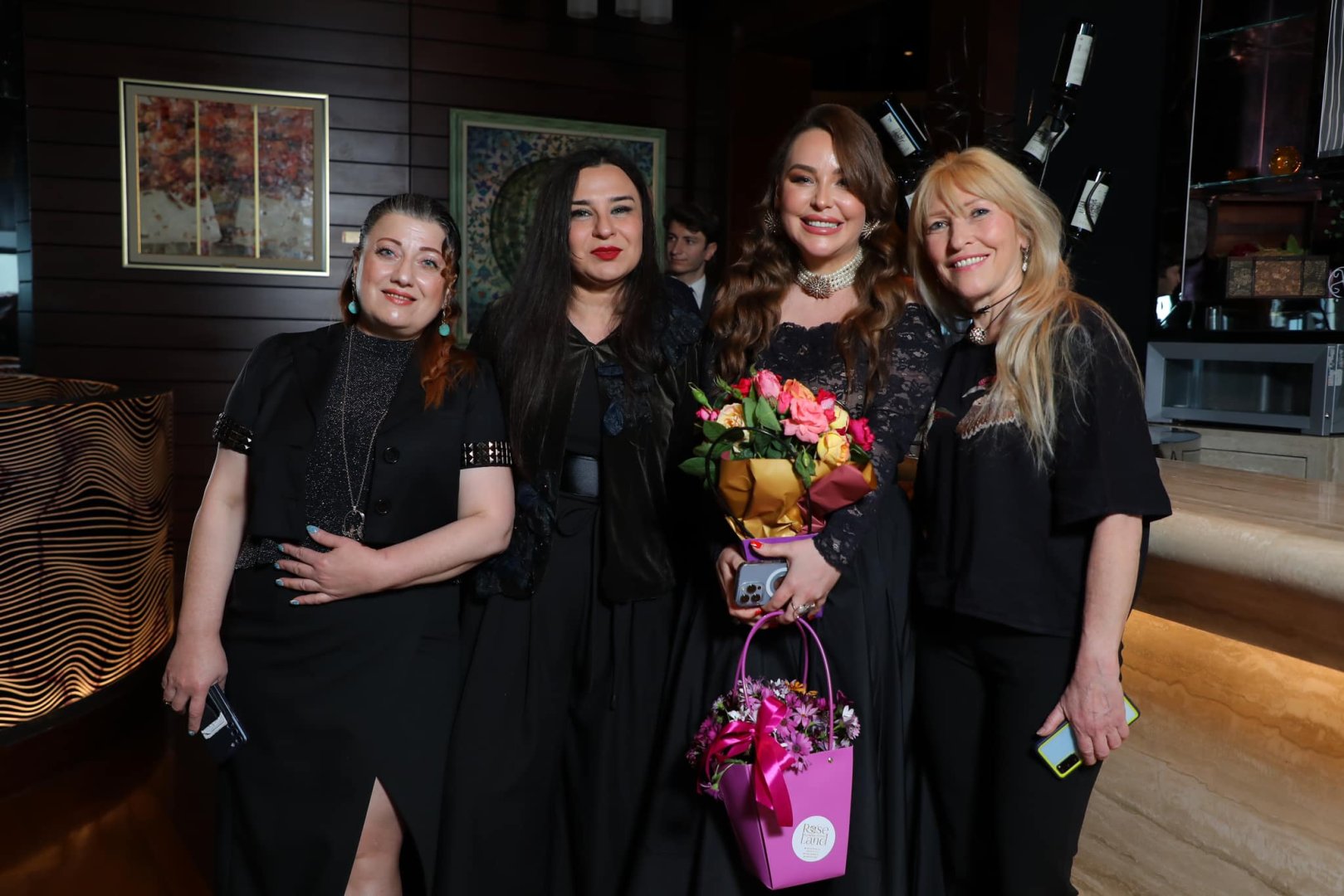 Мелодии огня Милены Набиевой –  красочный и теплый вечер с друзьями (ФОТО)