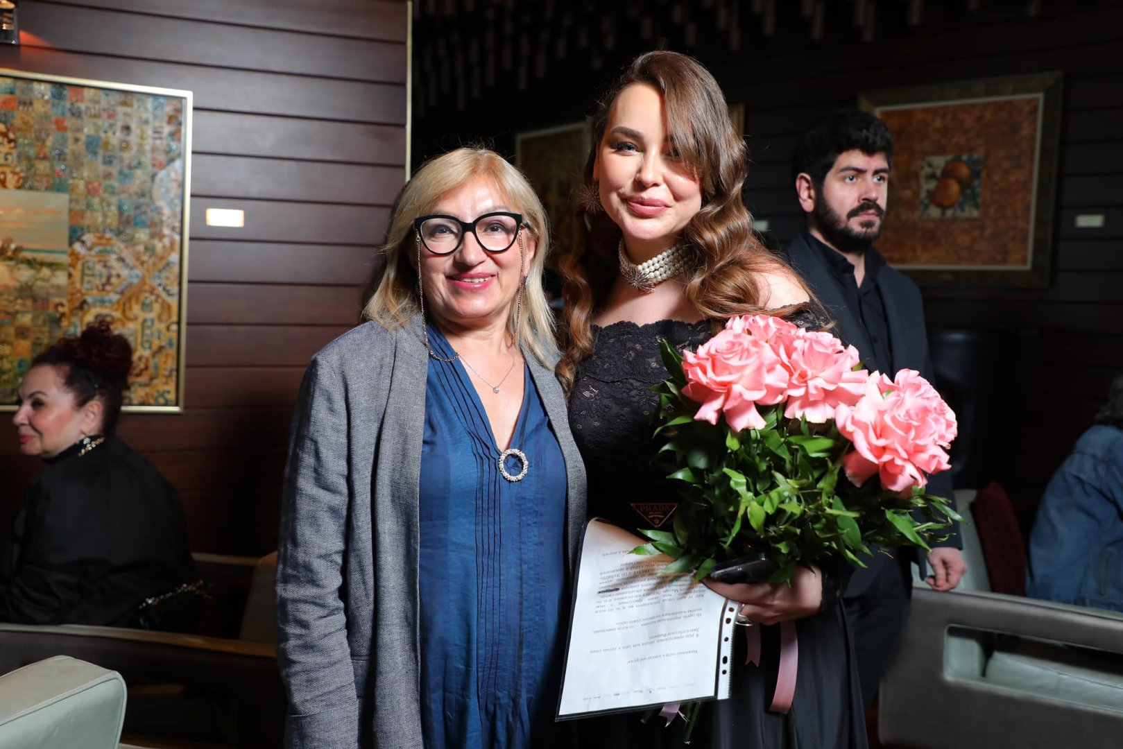 Мелодии огня Милены Набиевой –  красочный и теплый вечер с друзьями (ФОТО)