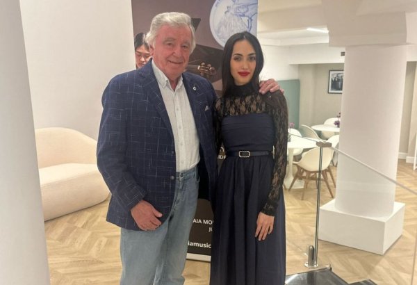 Народный артист СССР в Барселоне вручил  азербайджанской скрипачке почетный диплом (ФОТО)