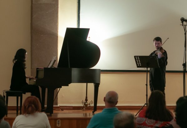 В Музейном центре состоялся концерт Хумай Гасымзаде и Глеба Хохлова (ФОТО)