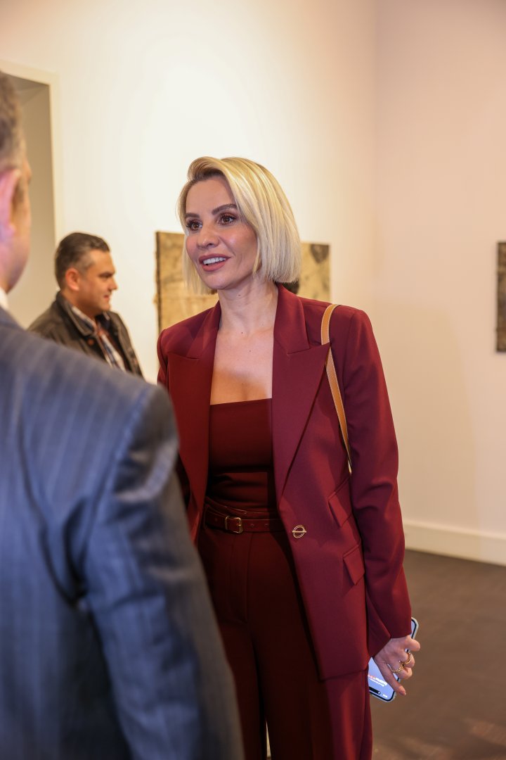 Персональная выставка Аиды Махмудовой "A Dream Unfolds" проходит на VISION ART PLATFORM! (ФОТО)