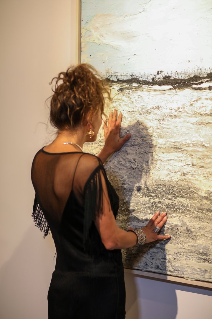 Персональная выставка Аиды Махмудовой "A Dream Unfolds" проходит на VISION ART PLATFORM! (ФОТО)