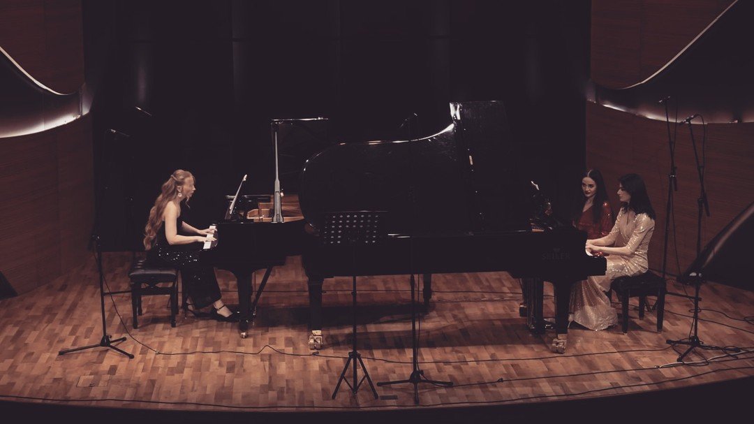 Весенняя гармония в Баку – тонкость женского вкуса (ФОТО)