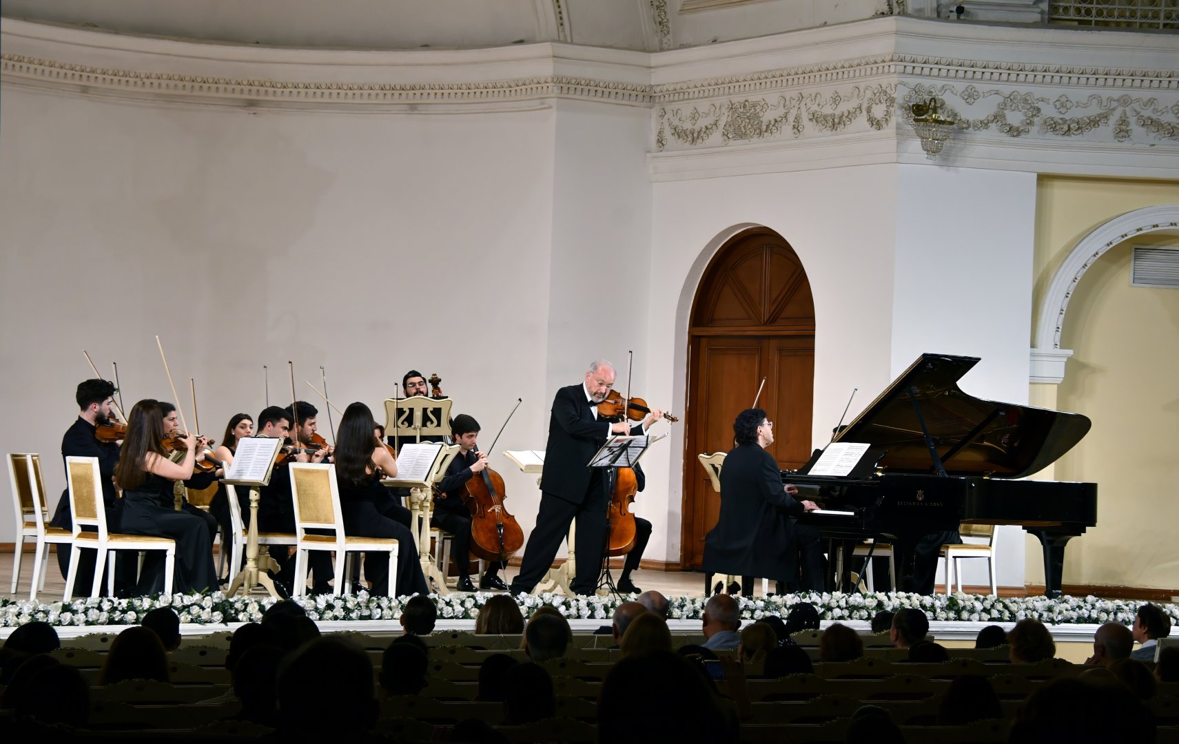 Дивный мир музыки - концерт Мурада Адыгезалзаде и Дмитрия Ситковецкого в Баку (ФОТО)