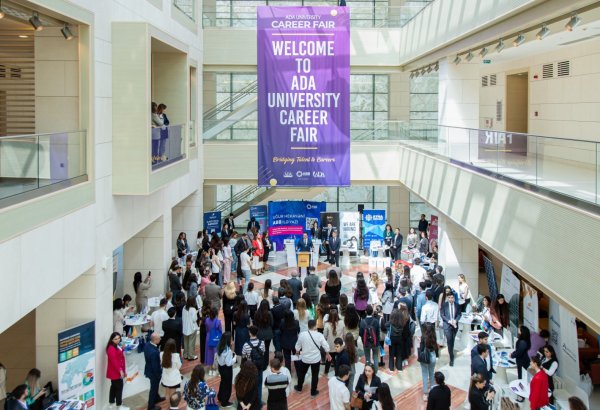 В Университете ADA состоялась 12-я "Выставка карьеры" (ФОТО)