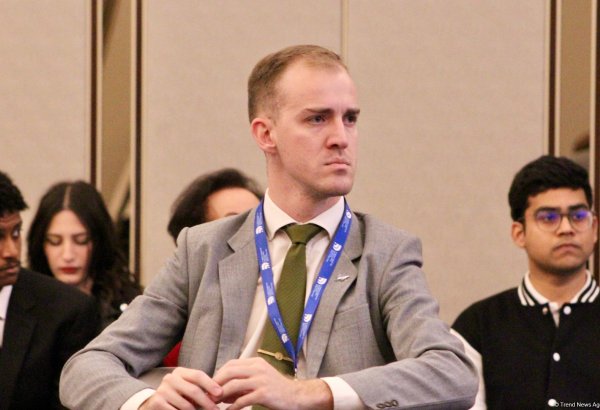 Многие журналисты смогли объединиться в социальных сетях - Брейн Майер