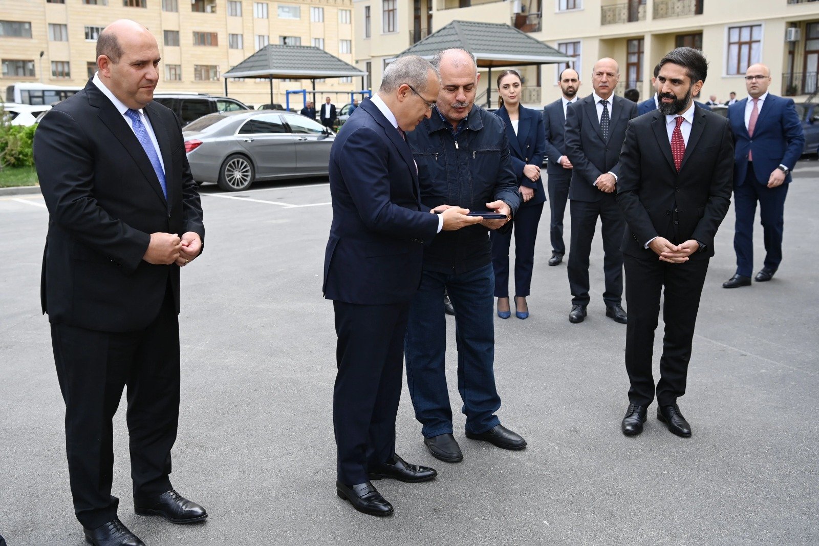 В Баку работникам нефтегазовой сферы предоставлены квартиры в новых домах (ФОТО)