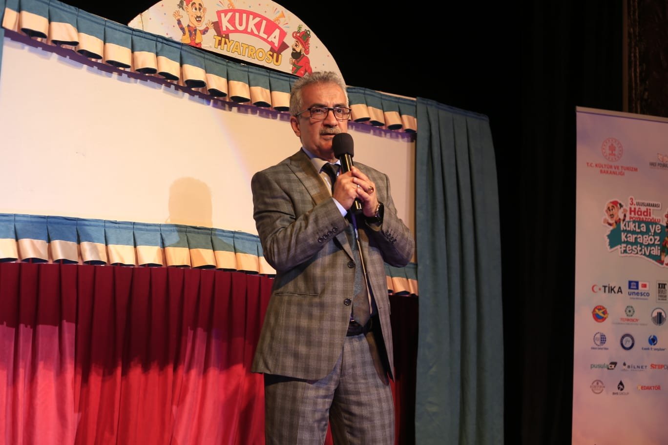 В Баку завершился Международный кукольный фестиваль "Hadi Poyrazoğlu və Qaragöz", стартовавший в Турции (ФОТО)