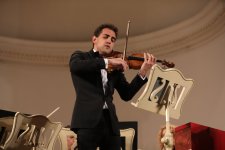 В Баку наступило сразу восемь времен года – любовь и страсть  (ФОТО)