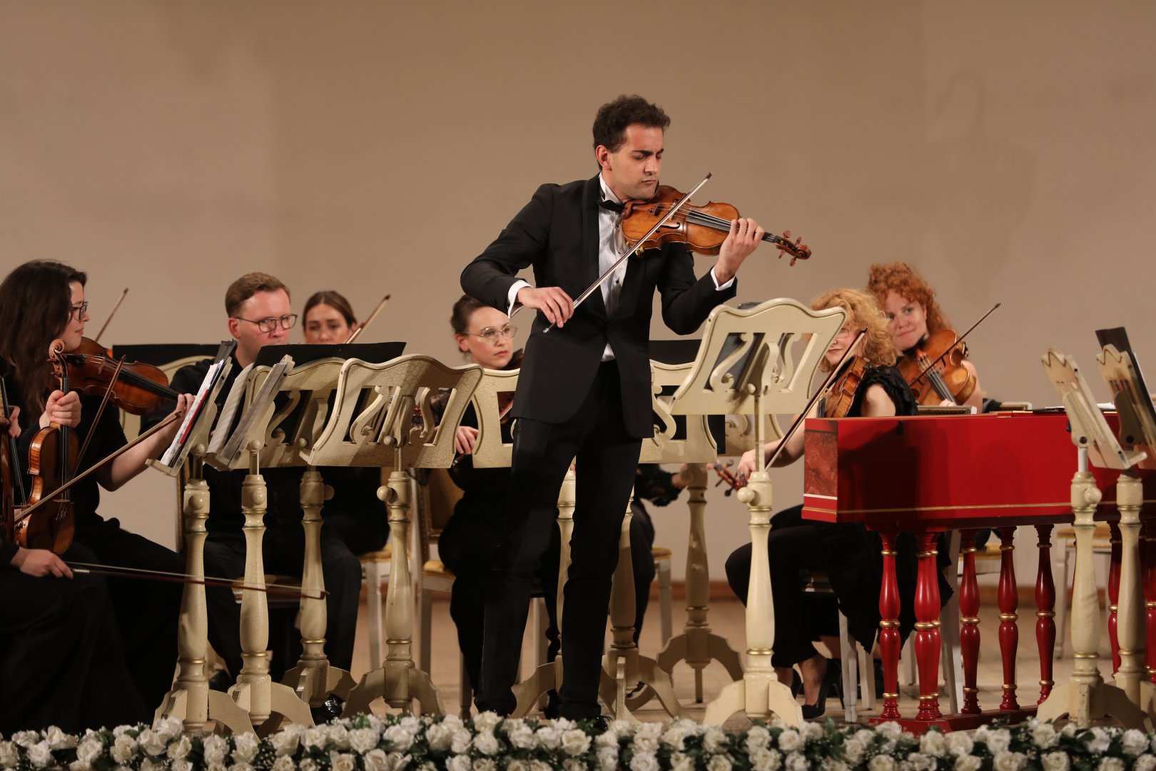 В Баку наступило сразу восемь времен года – любовь и страсть  (ФОТО)