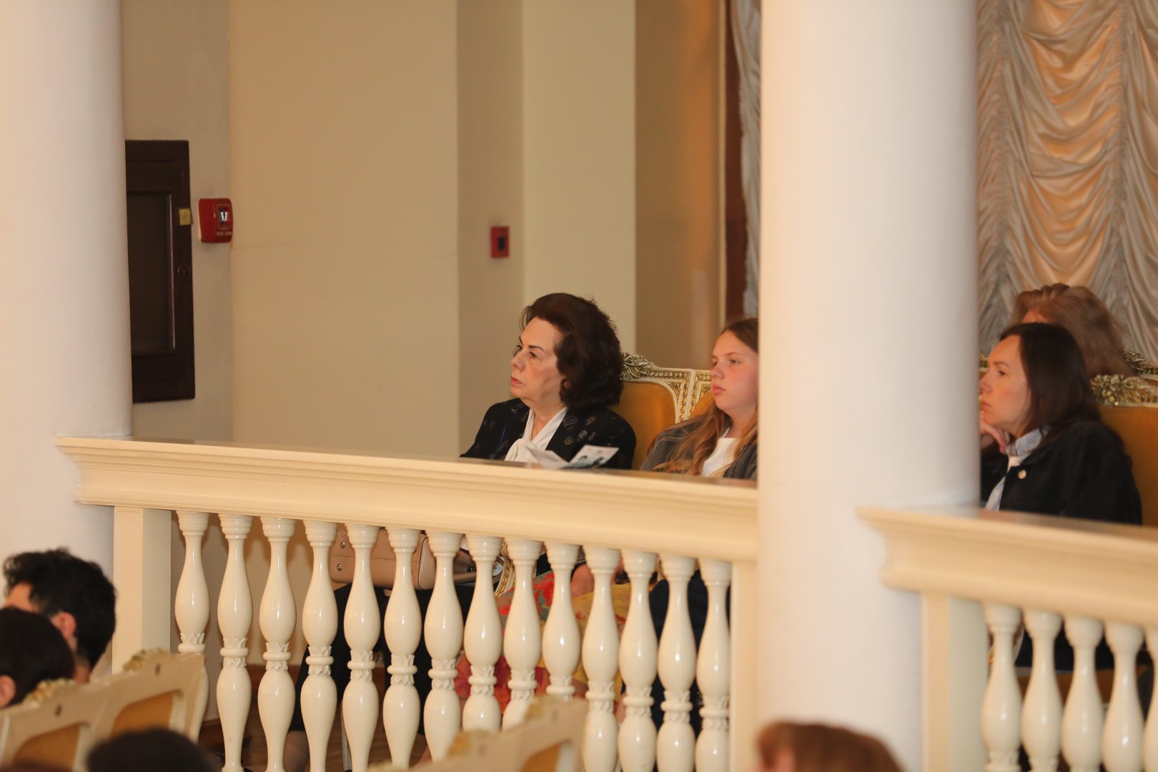 В Баку наступило сразу восемь времен года – любовь и страсть  (ФОТО)