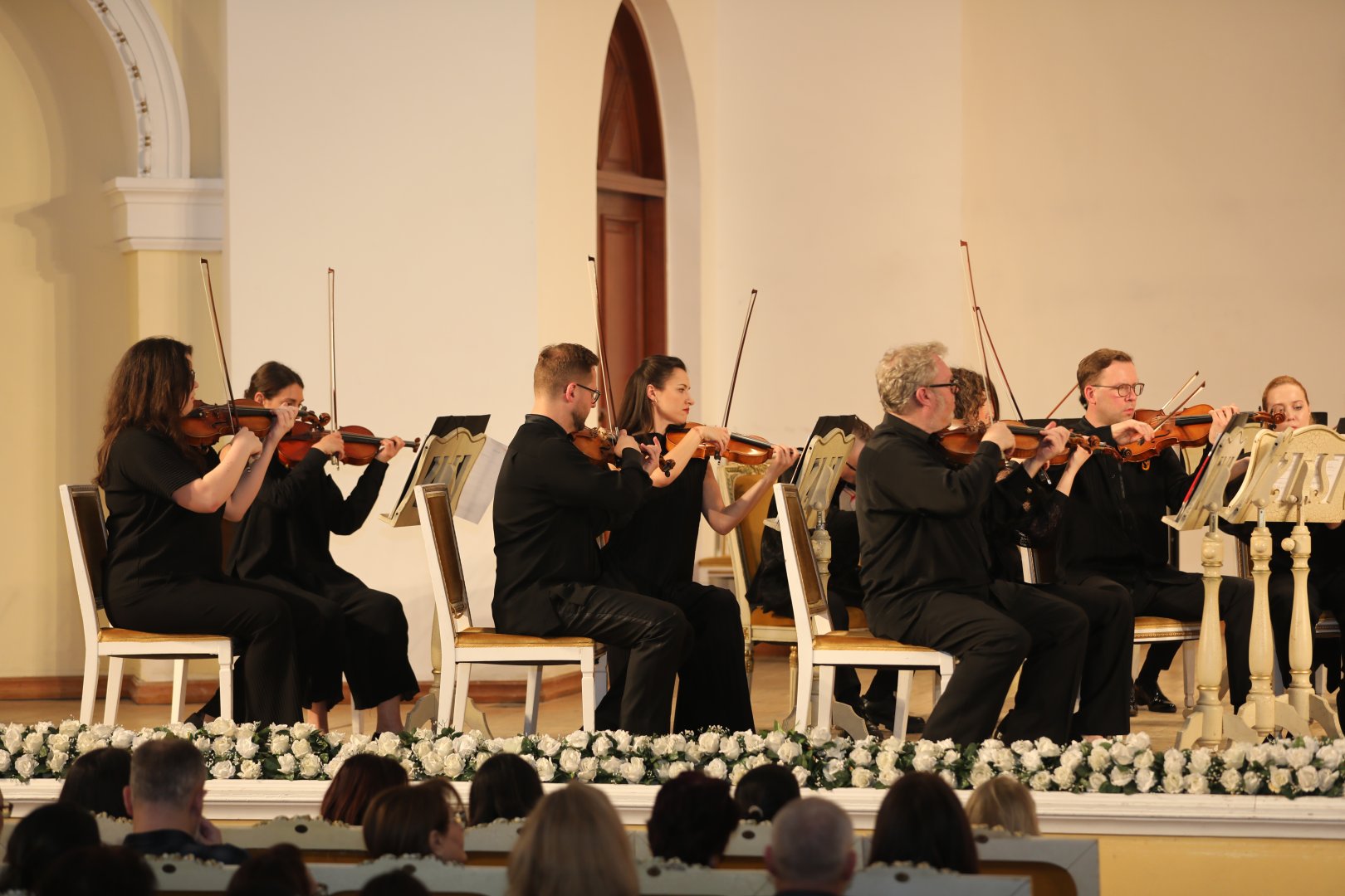 В Баку наступило сразу восемь времен года – любовь и страсть  (ФОТО)