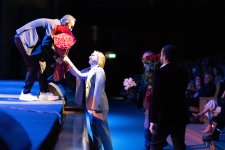 Потрясающий первый концерт Эльчина Азизова в Баку - море позитива, цветов и душевной атмосферы (ФОТО)