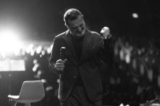 Потрясающий первый концерт Эльчина Азизова в Баку - море позитива, цветов и душевной атмосферы (ФОТО)