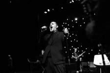 Потрясающий первый концерт Эльчина Азизова в Баку - море позитива, цветов и душевной атмосферы (ФОТО)