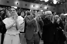 Потрясающий первый концерт Эльчина Азизова в Баку - море позитива, цветов и душевной атмосферы (ФОТО)