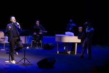 Потрясающий первый концерт Эльчина Азизова в Баку - море позитива, цветов и душевной атмосферы (ФОТО)