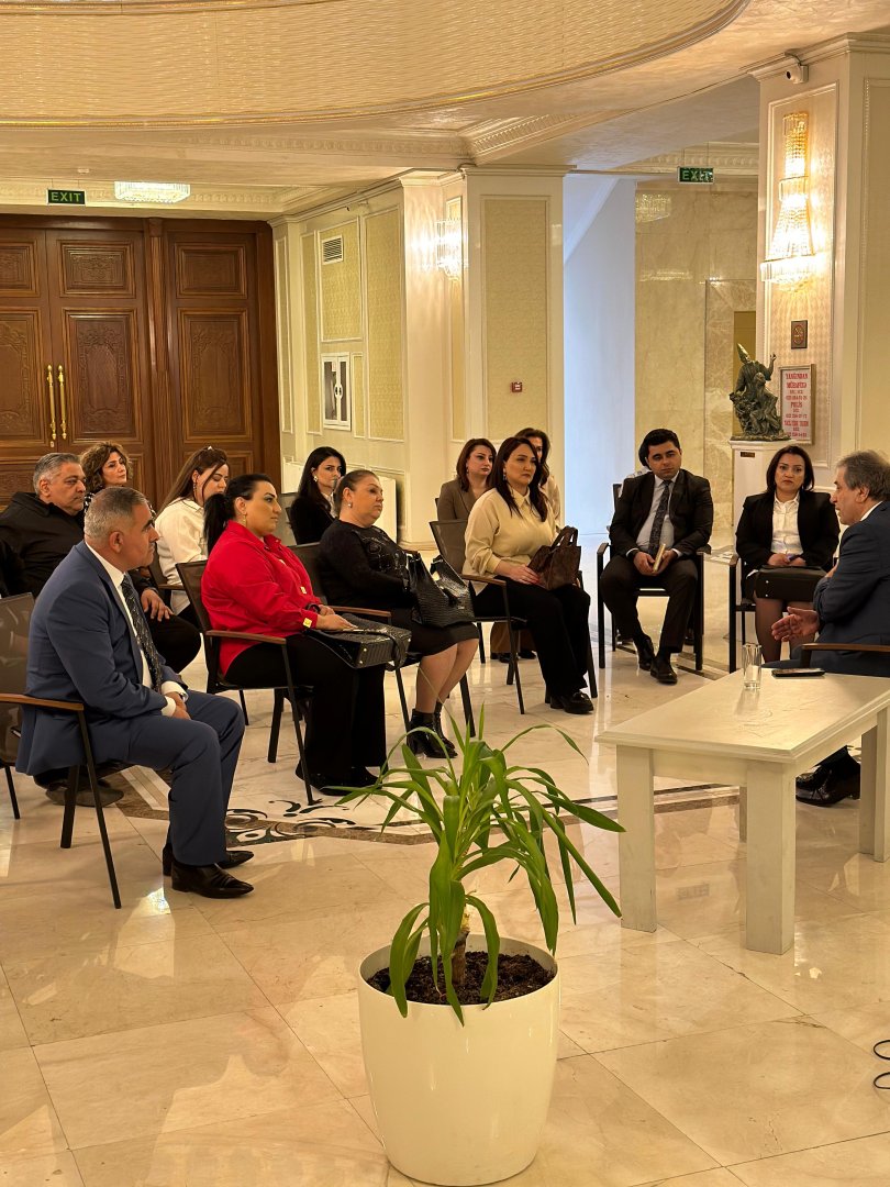 В Гяндже прошла встреча с народным артистом Сиявушем Керими (ФОТО)