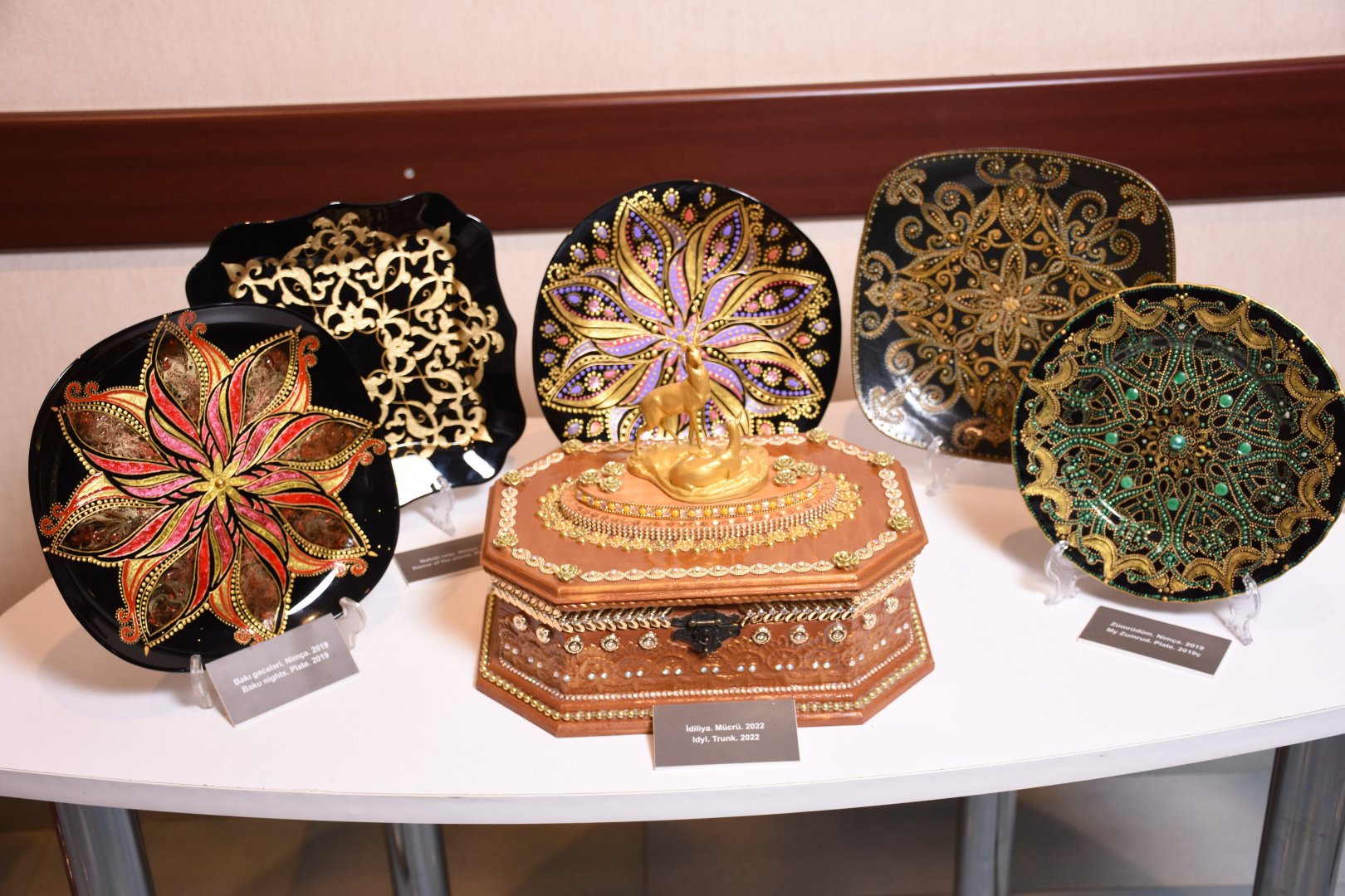 Сундуки, медальоны и украшения  - представлен проект  семьи Сардарлы (ФОТО)
